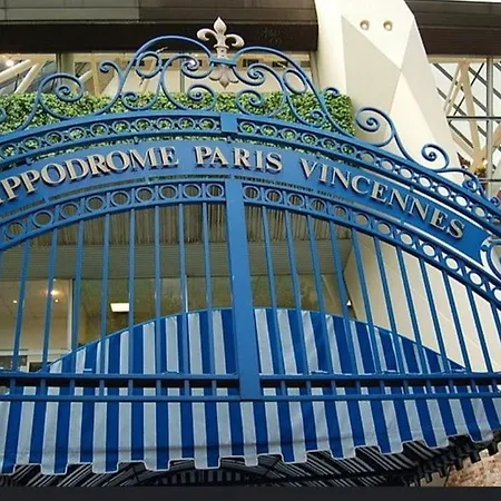 Rempart Du Chateau-sv84 Studiovincennes *